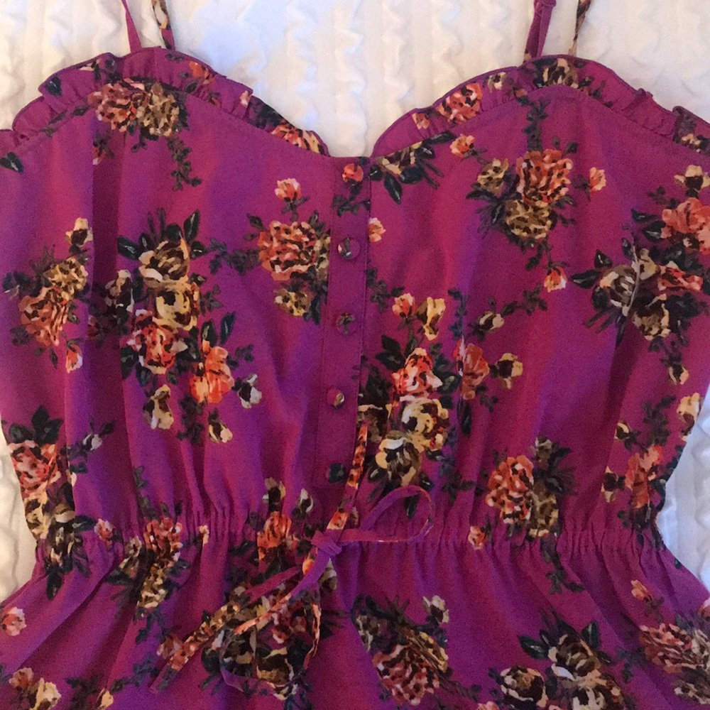 Flowery Ruffle Tank - Picture 2 of 3